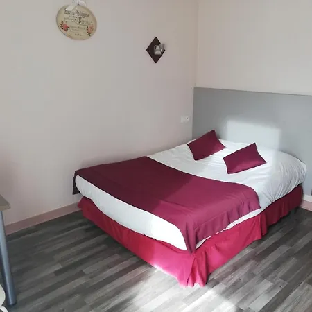 Hotel-restaurant Les Colonnades מלון 2*