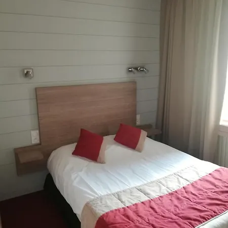 מלון Hotel-restaurant Les Colonnades Saint-Fulgent