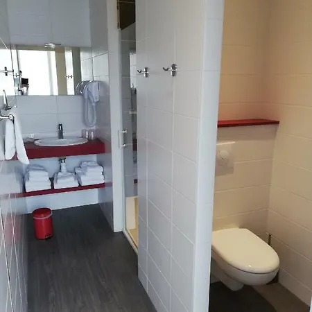 מלון Hotel-restaurant Les Colonnades 2*