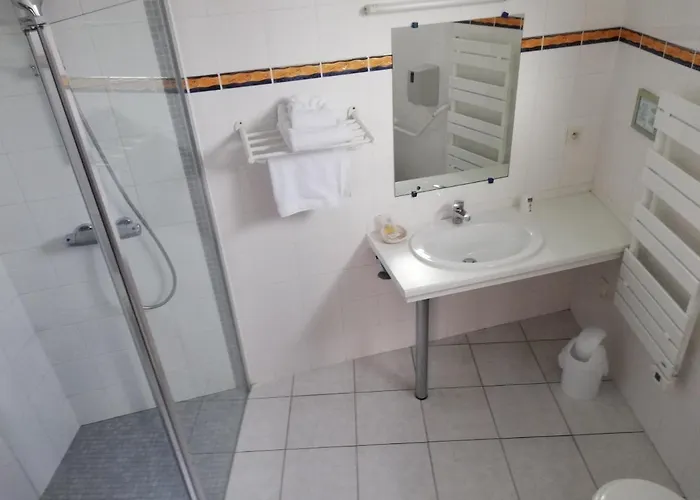 Hotel Hotel-restaurant Les Colonnades 2*