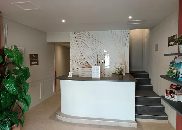 Hotel Hotel-restaurant Les Colonnades 2*